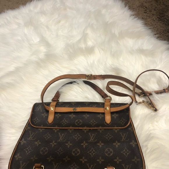 Auth Louis Vuitton Marelle sac backpack - Picture 2 of 9